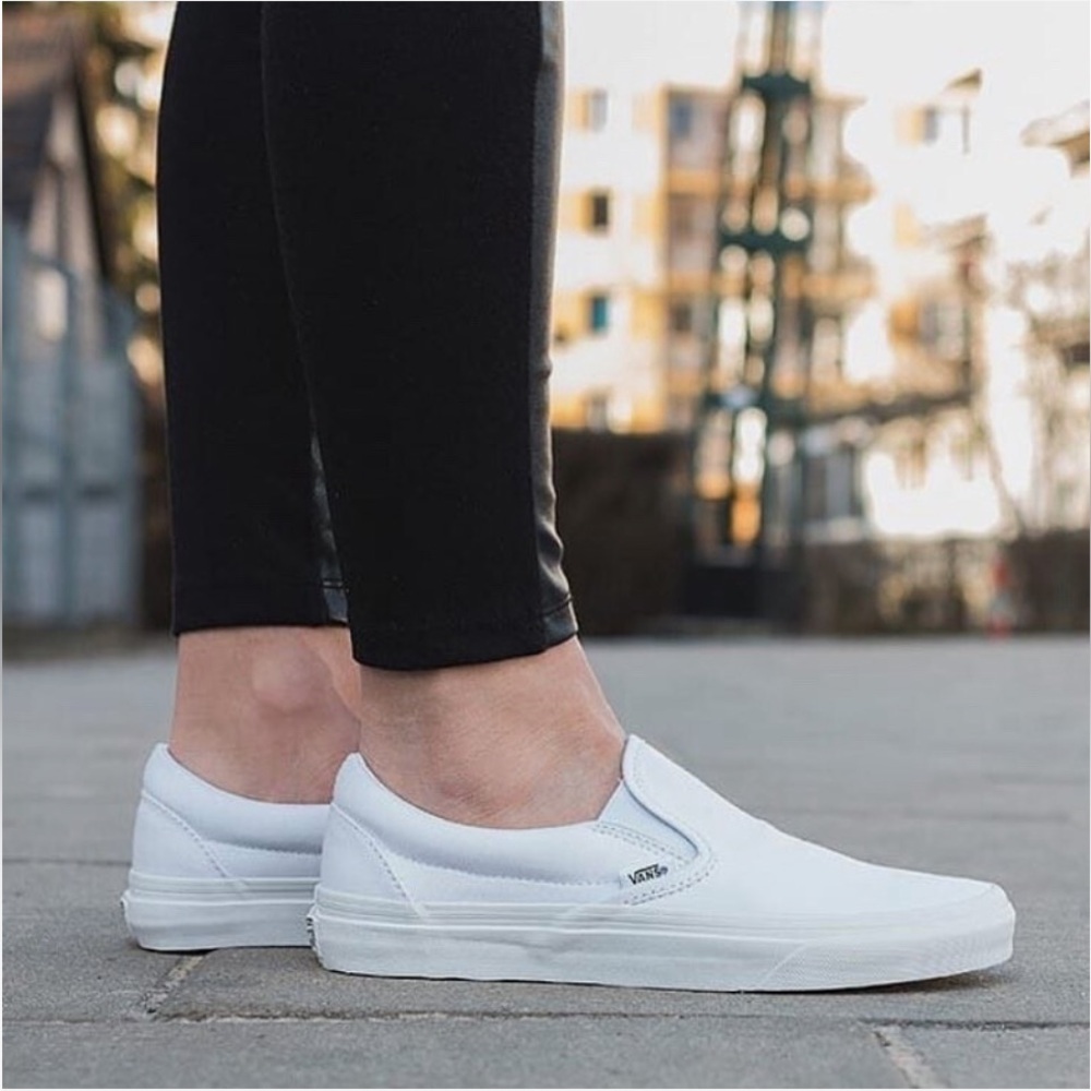 Vans Classic Slip-On Sneakers